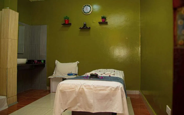 Highlands Suites Hotel