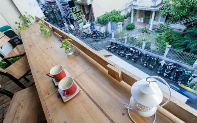 Tiny's Home* 2BR Studio in Buivien alley