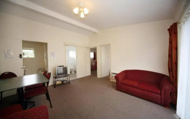 Willowbank Motel