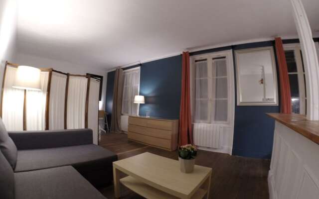 Fonty Cosy Yard side ground floor