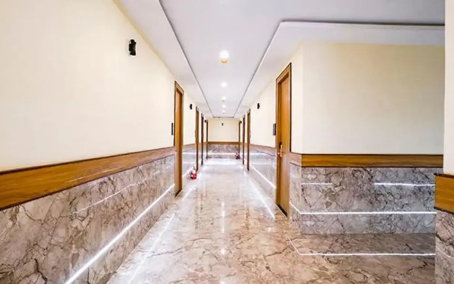 Fabhotel 7 Square