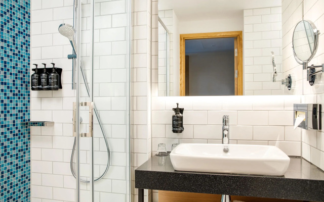 Holiday Inn Manchester Airport by IHG