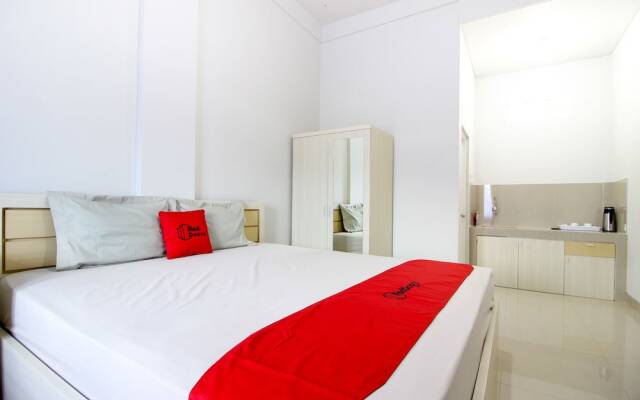 RedDoorz Syariah @ Griya Izzara Guest House