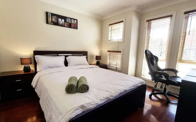 St Albans House - Spacious and Modern Home