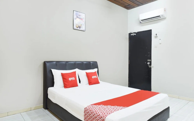 OYO 91052 Hotel Kenangan