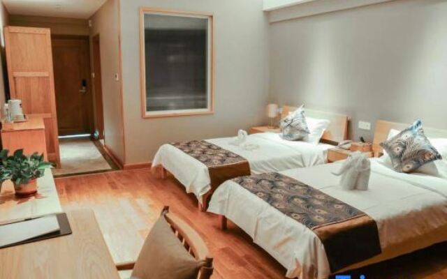 Yichun Dequan Hot Spring Hotel
