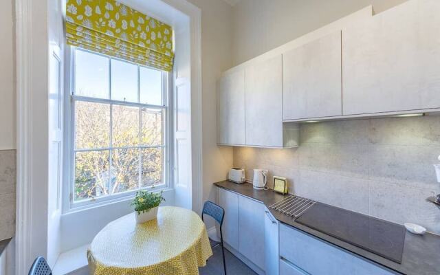 Wonderful Luxury West End Apartment