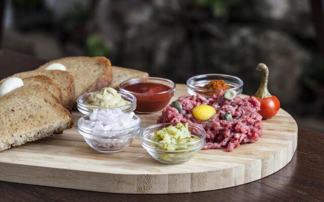 Excalibur Penzion a Restaurace