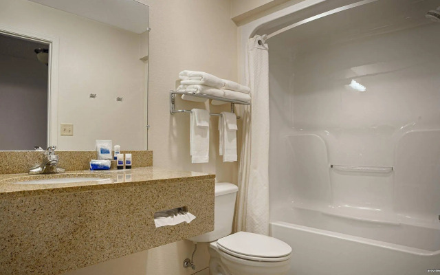 Best Western Blackwell Inn