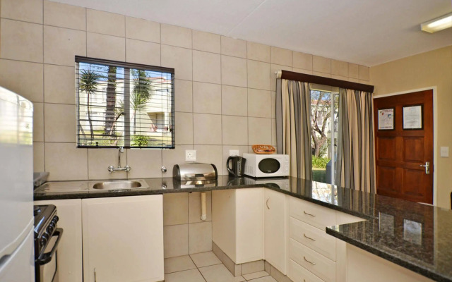 Jozi Apartments Radiokop