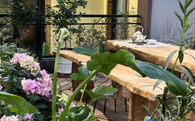 Tingshan Youyuan · Scenic Hillview Garden Boutique Stay (Narat Tourist Scenic Area Branch)