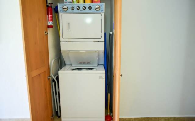 Peninsula 103 2 BR by Casago