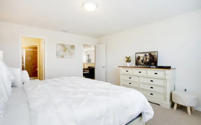 5 Bdrm 5 Bathrm Home at Solterra