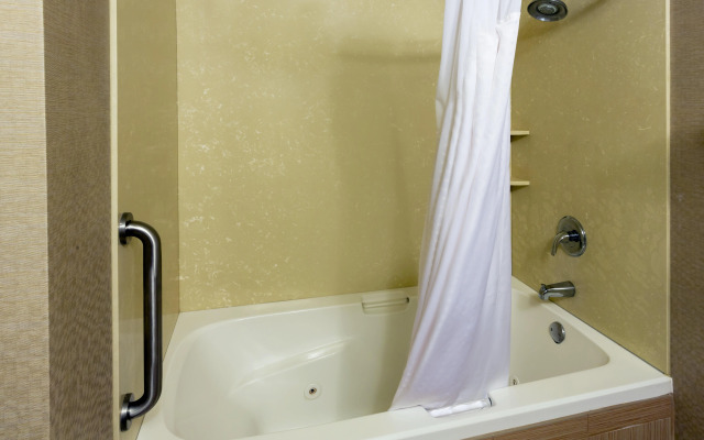 Holiday Inn Express Grants Pass by IHG