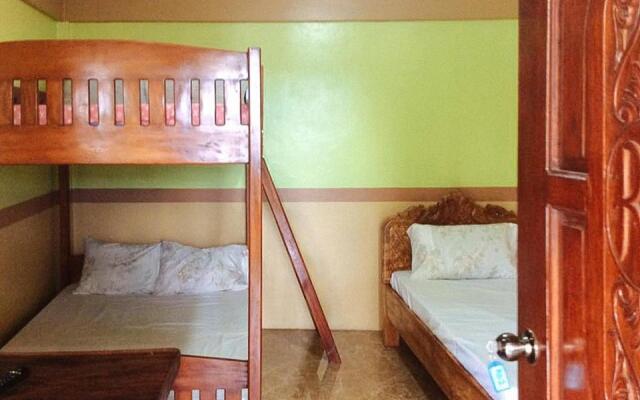 RedDoorz Hostel @ Baguio Tourist Cabin