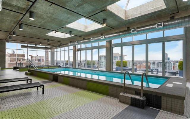 Cloud9 - West Loop Gate at JeffJack