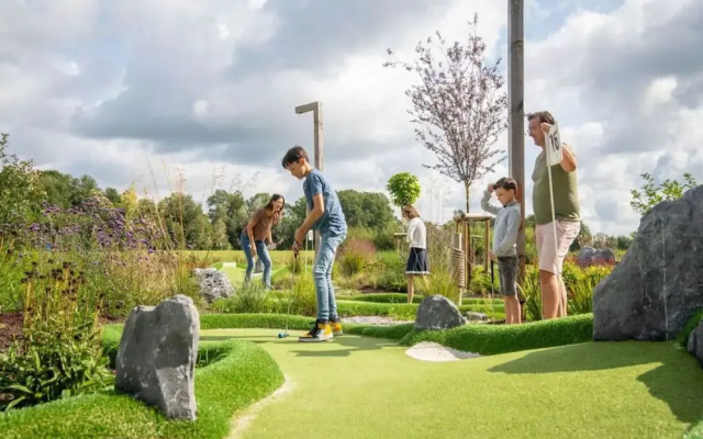 Waterside Elegance Sky Pad