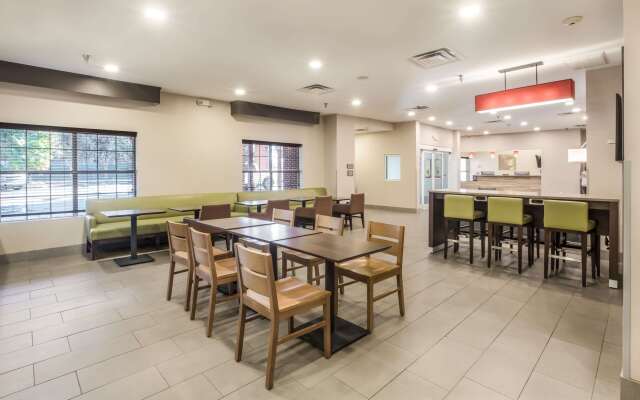 Comfort Inn & Suites Fairburn - Atlanta Southwest