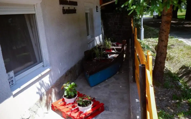 Liliana Apartman és Csónakház