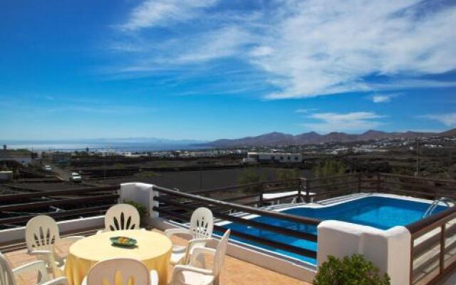 Ac Villas Macher