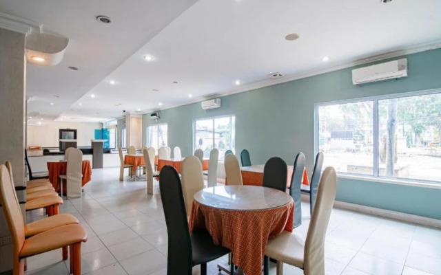 Collection O Senapelan Near Rsud Petala Bumi Formerly De Town Hotel