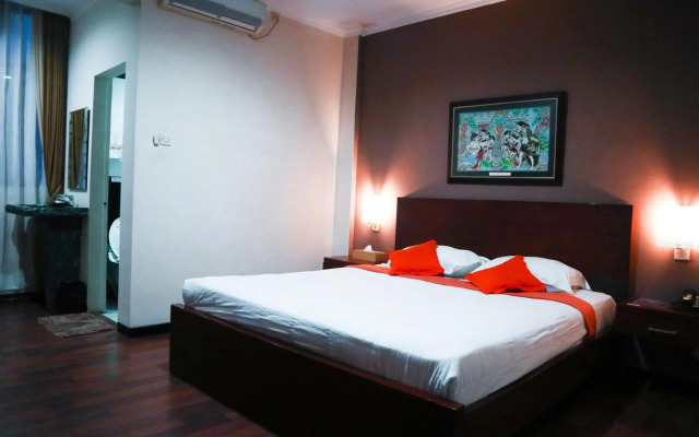 Helios Hotel