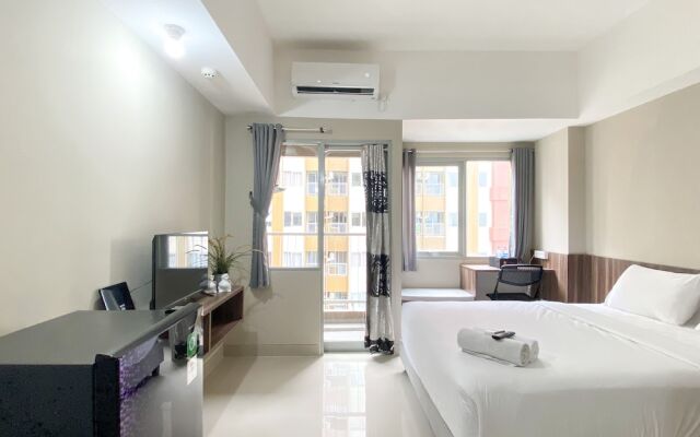 Modern Look Studio Room at LRT City Jatibening Apartment