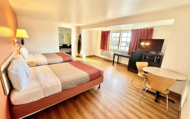 Studio 6 Suites – Bellflower, Ca  - Los Angeles