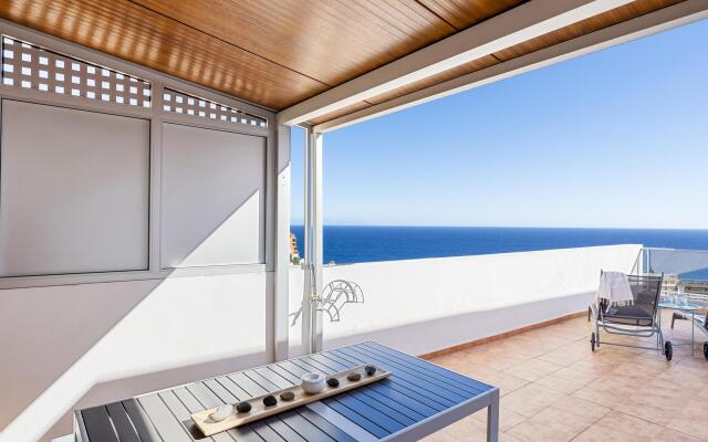 Boutique loft with BBQ terrace and ocean views