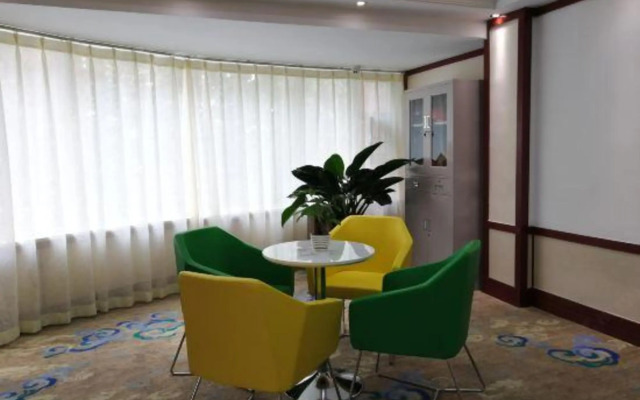 Super 8 by Wyndham Weifang Ba Jiu Hospital Qingping Road