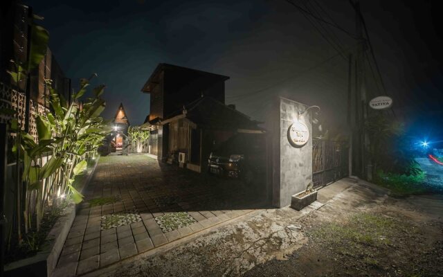 Rumah Kayu Tatiya Villa