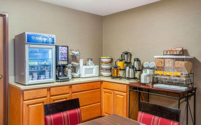 Comfort Inn Dyersville Near Field of Dreams