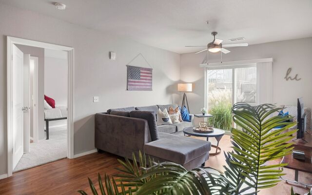 The Luxe Suites at University of Arkansas