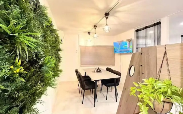 Kuromon Central Self Inn301