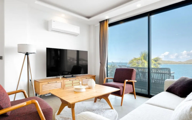 Luxury Waterfront House 9 min to Yalikavak Marina
