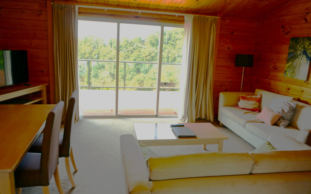 Waitakere Resort & Spa – Guest Rooms – Waiatarua