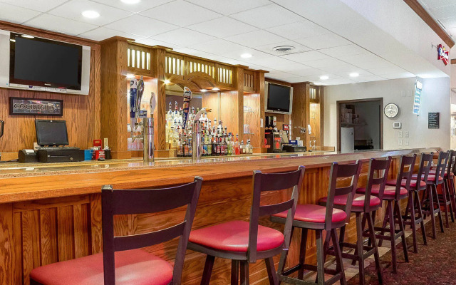 Baymont by Wyndham Jamestown Conference Center & Water Park