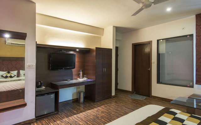 OYO Premium Jaipur Railway Station