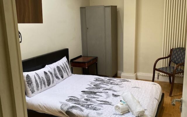 Spacious 3-bed Apartment in Central London