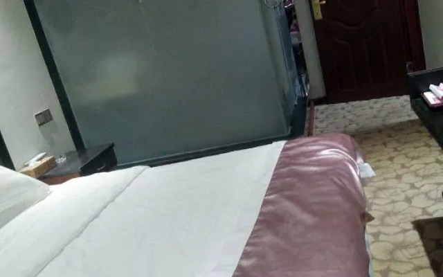 Jishui Business Hotel