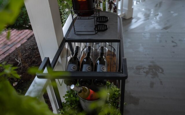 Inn at Harbor Hill Marina