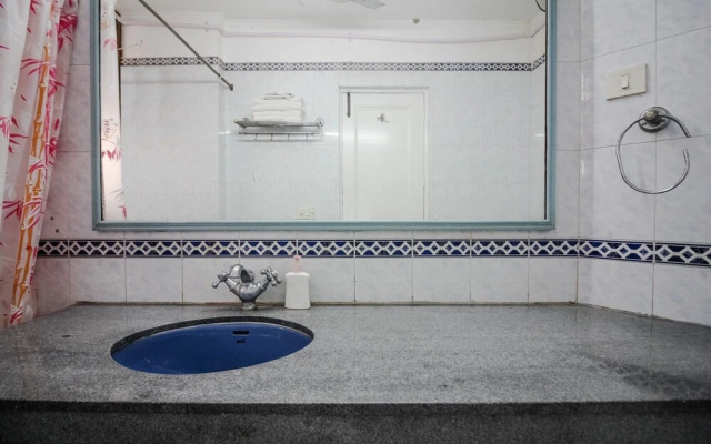 Under My Roof Green Park