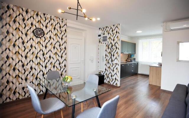 One Luxury Suites Eger