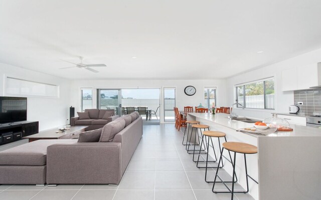 6 Bagnall Avenue