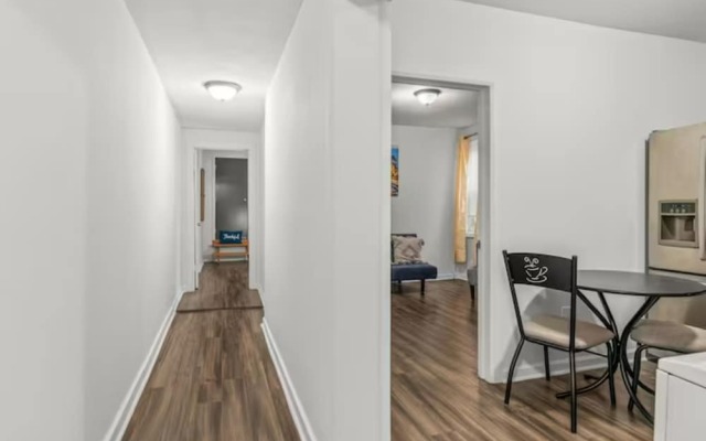 Urban Chic Apartments Near Center City