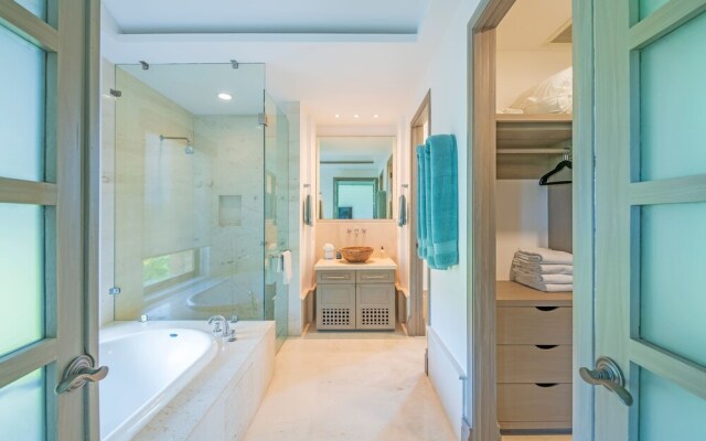 Amazing 3 Bedroom Condo