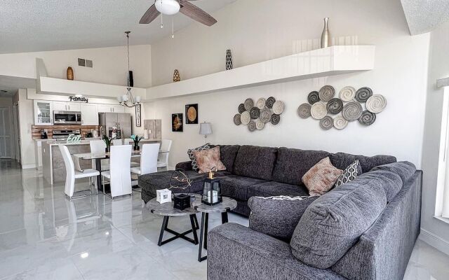 Elegant & Luxury Apartment Close Disney