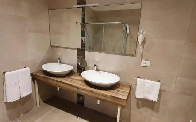 Amsterdam Suite Hotel & SPA