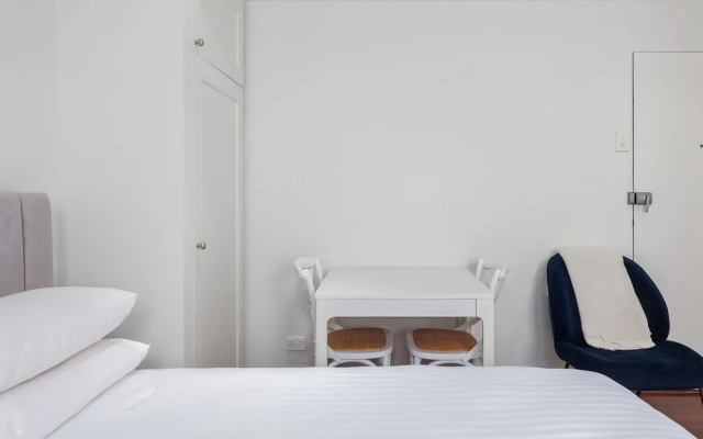 Light-filled Studio Near Rushcutters Bay Park – Guest Rooms – Sydney