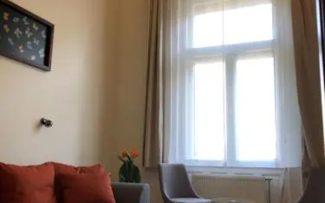 Frank & Fang Apartments